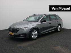 Grijs Gebruikt 2022 Skoda Octavia Business Line Stationwagen | € 20.944 (Eerlijke prijs)