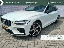 Wit Gebruikt 2020 Volvo V60 R-Design Stationwagen | € 34.694 (Eerlijke prijs)