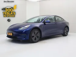 Blauw, metallic lak Gebruikt 2021 Tesla Model 3 Long Range Sedan | € 27.900 (Eerlijke prijs)