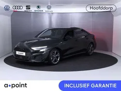 Zwart, metallic lak Gebruikt 2024 Audi A3 S-Line Sedan | € 35.849 (Eerlijke prijs)
