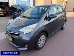 Grijs Gebruikt 2011 Toyota Verso-S MPV | € 3.950 (Iets duurder)