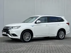 Wit Gebruikt 2019 Mitsubishi Outlander Intense SUV | € 22.880 (Eerlijke prijs)