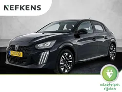 Zwart Gebruikt 2024 Peugeot e-208 Style Hatchback | € 22.925 (Eerlijke prijs)
