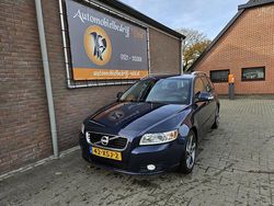 Blauw (metallic) Gebruikt 2012 Volvo V50 Stationwagen | € 3.445 (Eerlijke prijs)