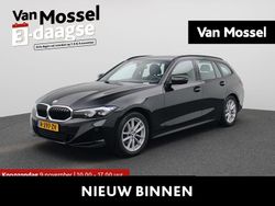 Zwart Gebruikt 2023 BMW 318 Basis Stationwagen | € 32.900 (Eerlijke prijs)
