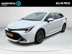 Wit Gebruikt 2023 Toyota Corolla Edition Stationwagen | € 29.950 (Eerlijke prijs)