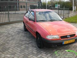 Rood Gebruikt 1997 Opel Astra Hatchback | € 1.199