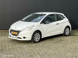Wit Gebruikt 2014 Peugeot 208 Access Hatchback | € 3.450 (Eerlijke prijs)