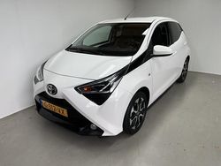 Wit Gebruikt 2020 Toyota Aygo Hatchback | € 12.249 (Eerlijke prijs)