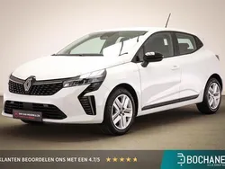 Wit Gebruikt 2024 Renault Clio V Evolution Hatchback | € 19.250 (Goede deal)