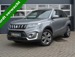 , metallic lak Gebruikt 2023 Suzuki Vitara SUV | € 27.300 (Eerlijke prijs)
