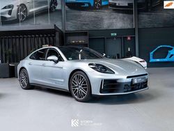 Grijs, metallic lak Gebruikt 2024 Porsche Panamera Sedan | € 156.611