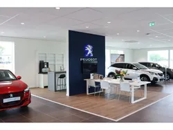 Grijs, metallic lak Gebruikt 2024 Peugeot 2008 Allure SUV | € 27.940 (Eerlijke prijs)