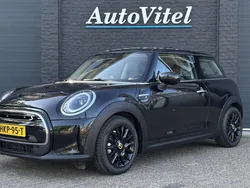 Zwart Gebruikt 2022 Mini Cooper SE Hatchback | € 21.945 (Eerlijke prijs)