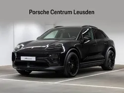 Zwart Nieuw 2025 Porsche Macan SUV | € 141.743