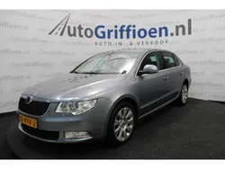 Grijs Gebruikt 2010 Skoda Superb Ambition Sedan | € 4.390 (Super prijs)