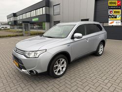Grijs Gebruikt 2015 Mitsubishi Outlander P-HEV Edition SUV | € 12.999 (Eerlijke prijs)