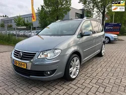 Grijs, metallic lak Gebruikt 2007 VW Touran Trendline MPV | € 4.450 (Eerlijke prijs)