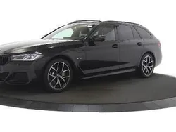 Grijs Gebruikt 2024 BMW 530e M Sport Stationwagen | € 54.995 (Duur)