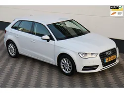 Wit Gebruikt 2015 Audi A3 Attraction Hatchback | € 7.445 (Eerlijke prijs)