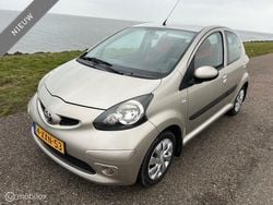 Bruin Gebruikt 2007 Toyota Aygo Hatchback | € 1.900 (Eerlijke prijs)