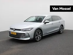 Grijs Gebruikt 2024 VW Passat Business Stationwagen | € 46.900