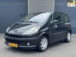 Zwart Gebruikt 2006 Peugeot 1007 Hatchback | € 1.399 (Eerlijke prijs)