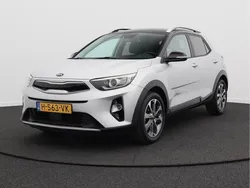 Grijs Gebruikt 2020 Kia Stonic SUV | € 16.450 (Eerlijke prijs)