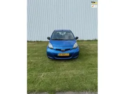 Blauw Gebruikt 2010 Toyota Aygo Hatchback | € 1.795 (Goede deal)