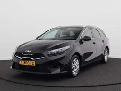 Zwart, metallic lak Gebruikt 2023 Kia Ceed Sportswagon Stationwagen | € 23.950 (Goede deal)