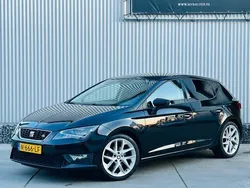 Zwart Gebruikt 2016 Seat Leon CONNECT Hatchback | € 14.950 (Eerlijke prijs)
