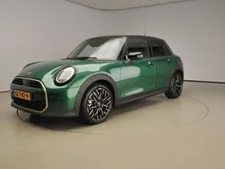 Groen Gebruikt 2024 Mini John Cooper Works Hatchback | € 41.900