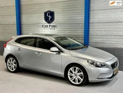 Grijs, metallic lak Gebruikt 2012 Volvo V40 Summum Stationwagen | € 13.995 (Duur)