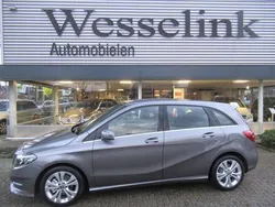 Grijs Gebruikt 2018 Mercedes B200 Ambition MPV | € 20.950 (Eerlijke prijs)