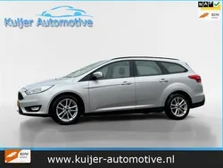 Grijs, metallic lak Gebruikt 2017 Ford Focus Trend Stationwagen | € 5.945 (Eerlijke prijs)