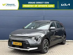 Grijs, metallic lak Gebruikt 2024 Kia Niro SUV | € 31.900 (Super prijs)
