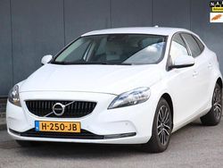 Wit Gebruikt 2016 Volvo V40 R-Design Stationwagen | € 13.450 (Super prijs)