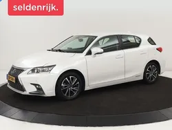 Wit Gebruikt 2017 Lexus CT200h Business Edition Hatchback | € 16.900 (Eerlijke prijs)