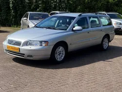 Grijs, metallic lak Gebruikt 2004 Volvo V70 Kinetic Stationwagen | € 8.950 (Iets duurder)