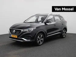 Zwart Gebruikt 2020 MG ZS Luxury Sedan | € 15.995 (Eerlijke prijs)