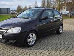 Zwart Gebruikt 2004 Opel Corsa Hatchback | € 1.250 (Eerlijke prijs)