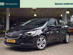 Zwart Gebruikt 2017 Opel Astra Edition Hatchback | € 11.295 (Eerlijke prijs)