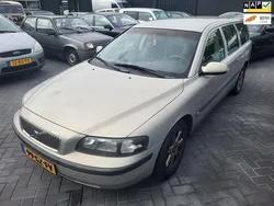 Beige Gebruikt 2001 Volvo V70 Comfort Stationwagen | € 950