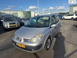 Grijs Gebruikt 2006 Renault Scénic II Dynamique MPV | € 1.695 (Eerlijke prijs)