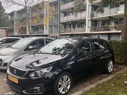 Zwart Gebruikt 2018 Peugeot 308 Hatchback | € 9.000 (Eerlijke prijs)