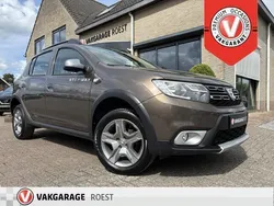 Bruin, metallic lak Gebruikt 2017 Dacia Sandero Lauréate Hatchback | € 9.800 (Iets duurder)
