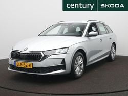 Grijs Gebruikt 2024 Skoda Octavia Business Line Stationwagen | € 29.900 (Eerlijke prijs)