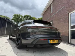 Grijs Gebruikt 2023 Porsche Taycan Sedan | € 69.999 (Goede deal)