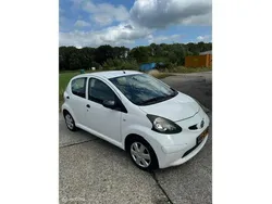 Wit Gebruikt 2008 Toyota Aygo Hatchback | € 1.550 (Eerlijke prijs)