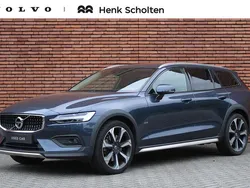 Blauw Gebruikt 2020 Volvo V60 CC Pro Stationwagen | € 38.950 (Eerlijke prijs)